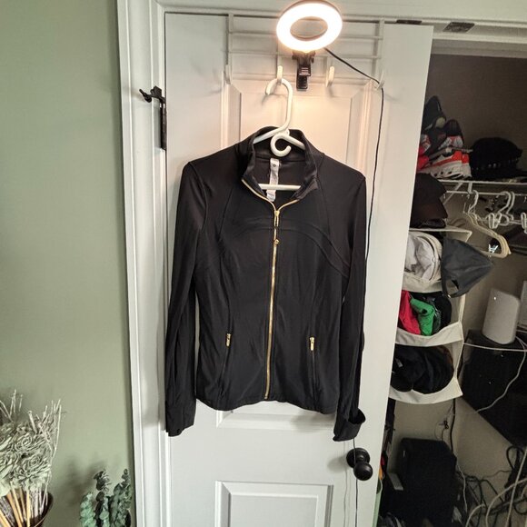 lululemon athletica Jackets & Blazers - Pre-worn MINT Lululemon Women's Size 10 Black Jacket with Gold Zipper